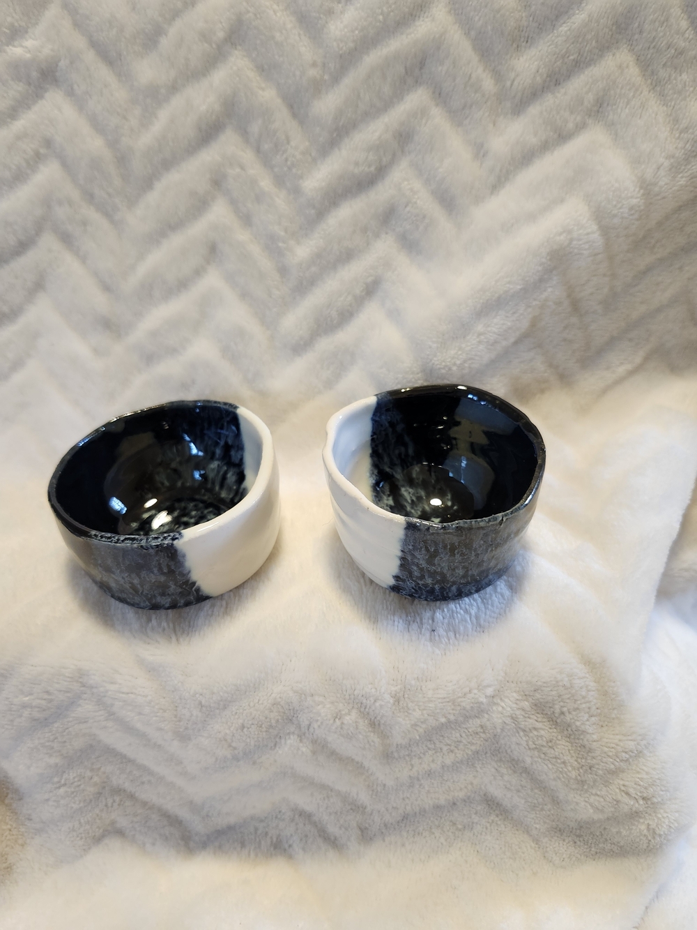 Handmade Two-Tone Ceramic Nesting Bowls - Black & White ( Set of 2)
